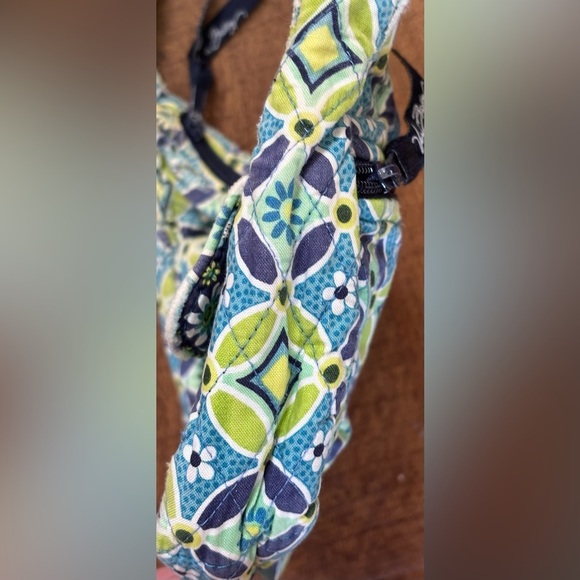 Vera Bradley libby bag in daisy daisy crossbody purse - Picture 9 of 15